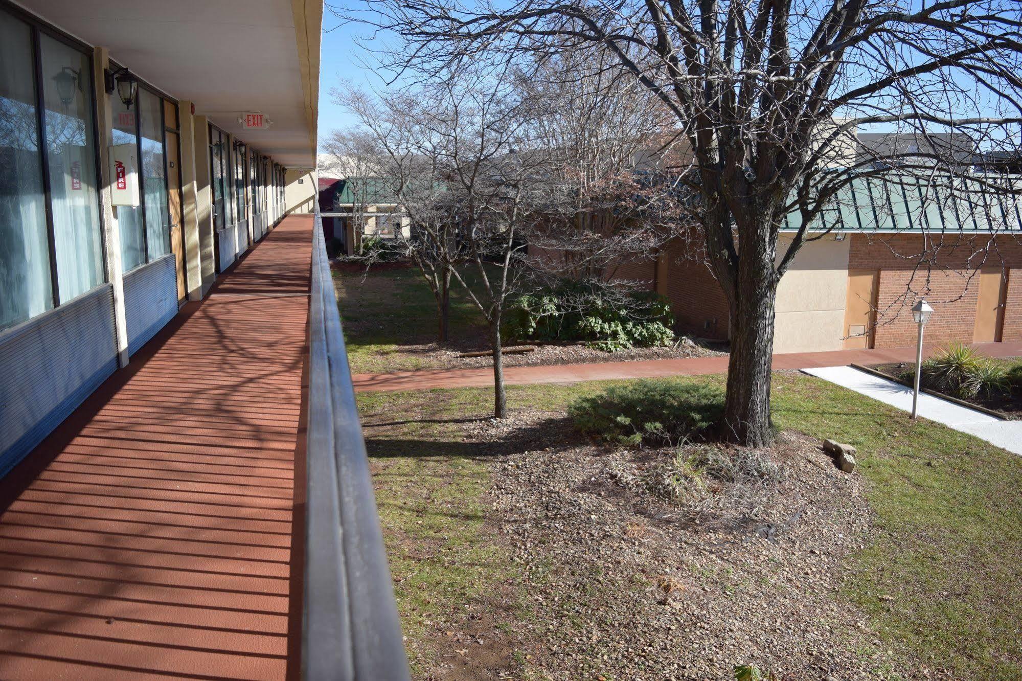 Quality Inn Roanoke Airport Exterior foto