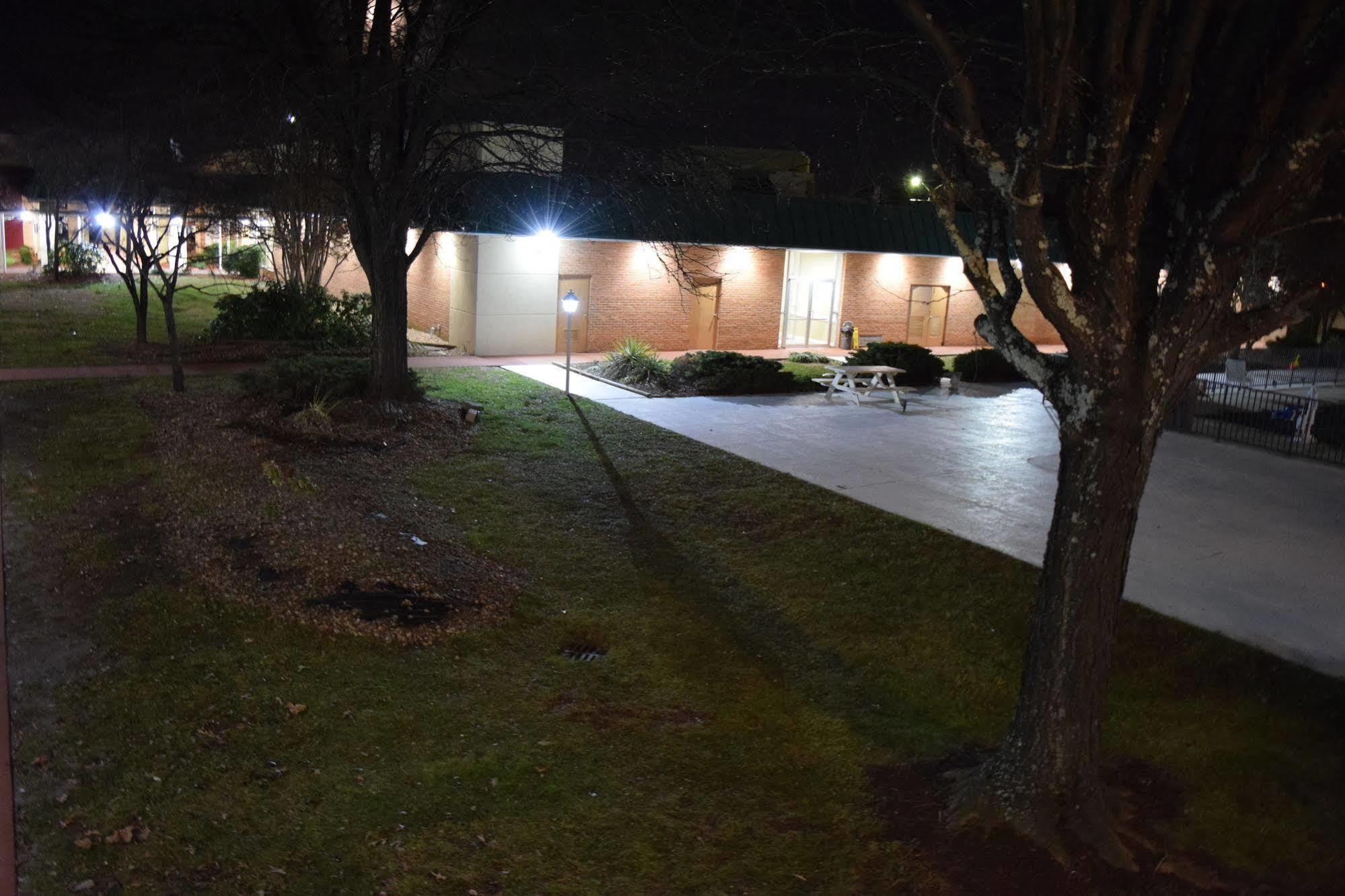 Quality Inn Roanoke Airport Exterior foto