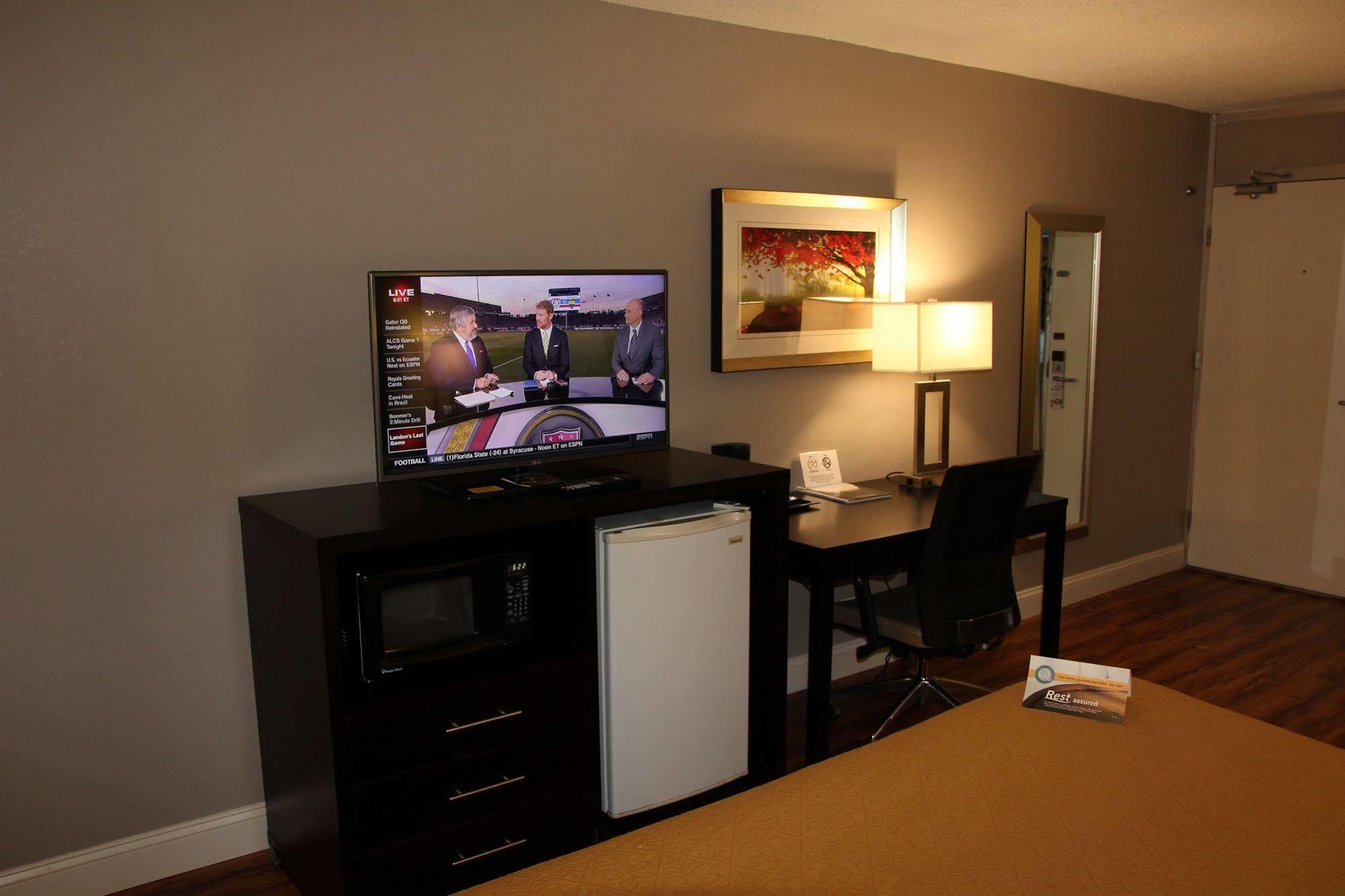Quality Inn Roanoke Airport Exterior foto