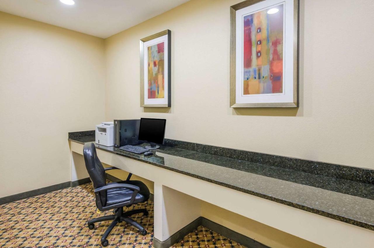Quality Inn Roanoke Airport Exterior foto