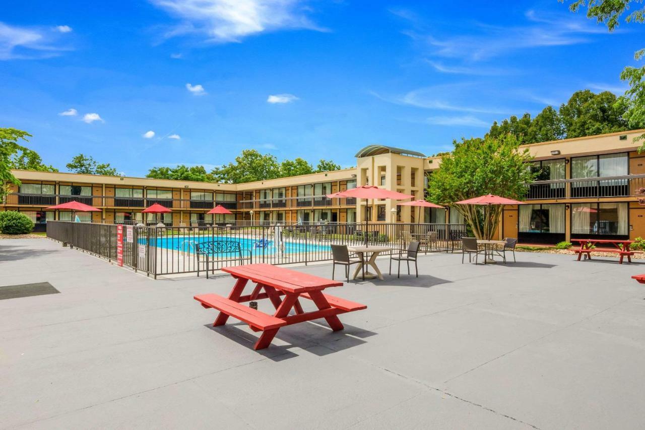 Quality Inn Roanoke Airport Exterior foto